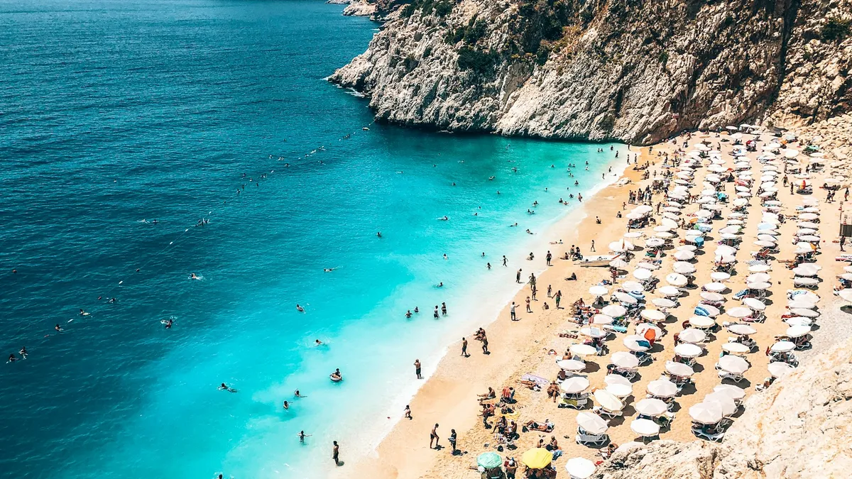 Antalya is a beautiful Turkish city on the southwest coast of Anatolia, attracting millions of tourists every year. Unfortunately, like many tourist destinations, Antalya has its share of scams. This article will discuss some of the most common scams in Antalya and how to avoid them.