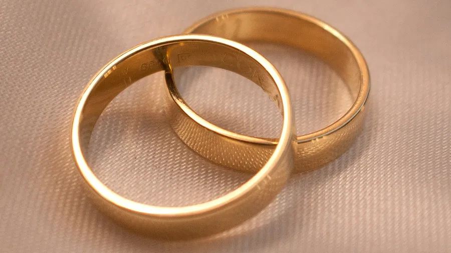 Beware of the Fake Gold Ring Scam in France